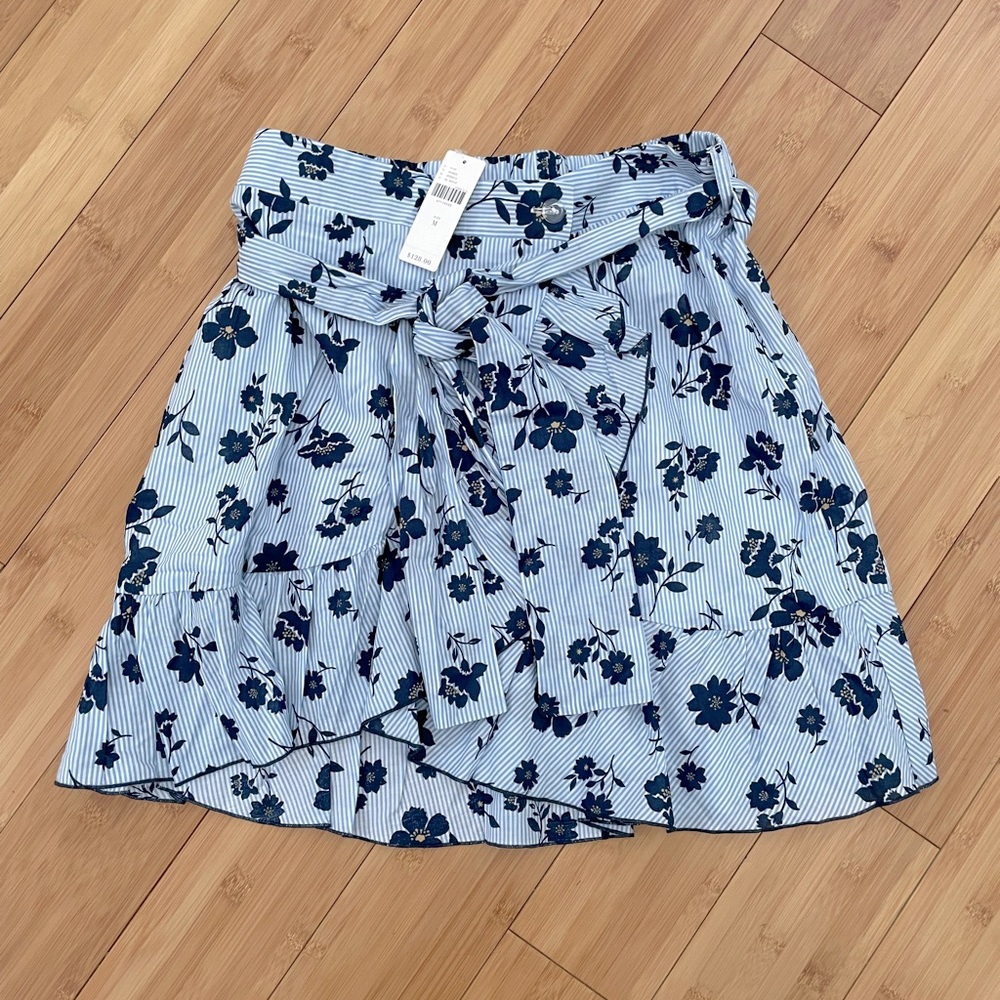 Brand New Floral Mini, with tag!
